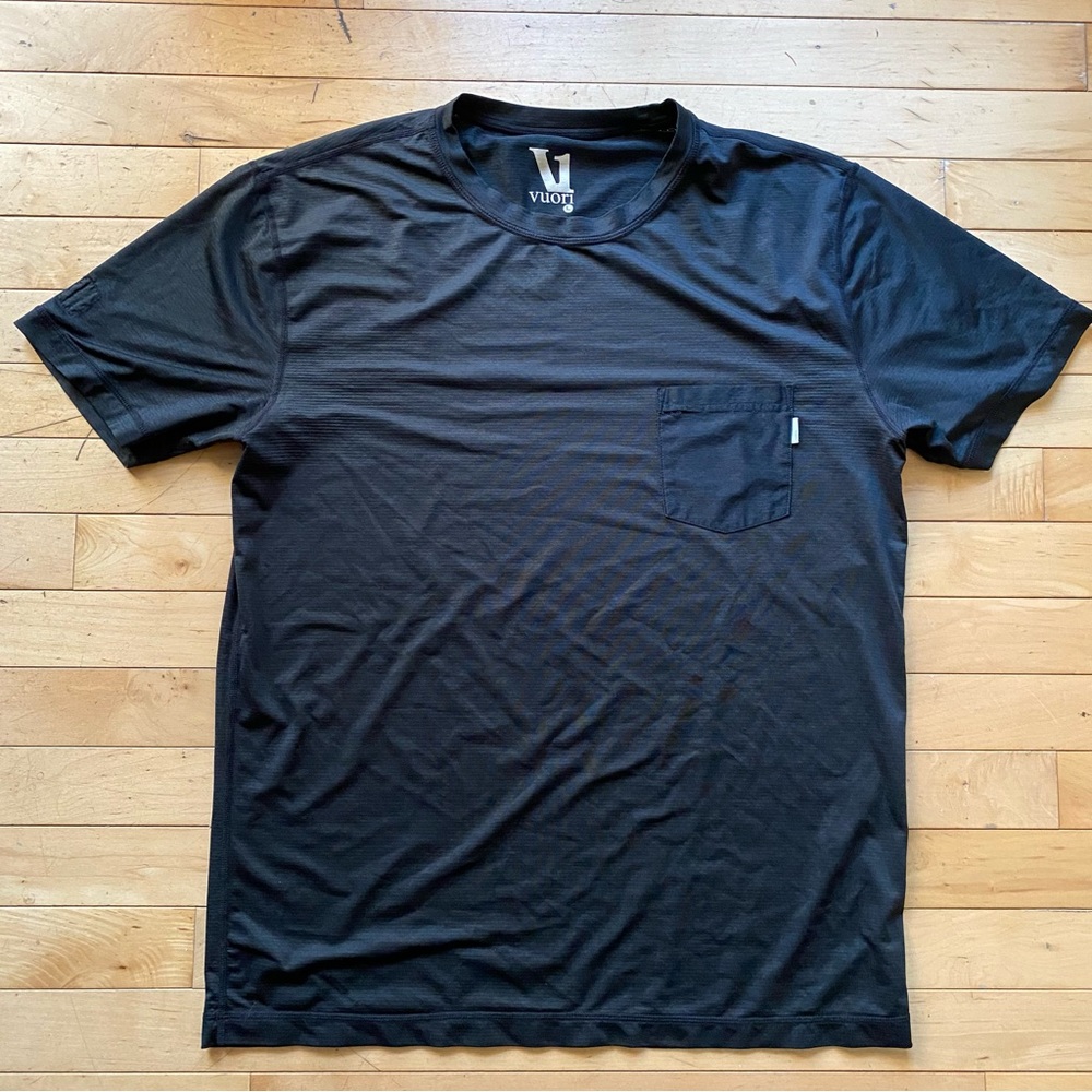 Vuori Tradewind Performance Tee sz L. Literally just received. I’m too fat.